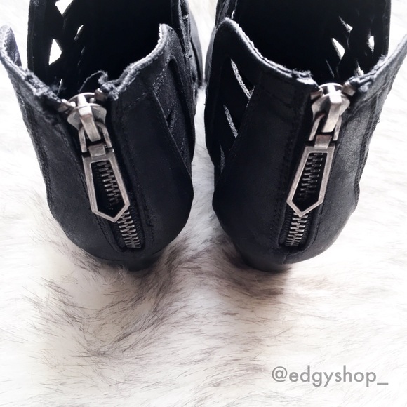 Cutout Oil Finish Bootie - Picture 5 of 6